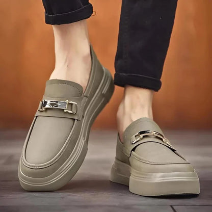 Mocasín Gray: Estilo y Confort